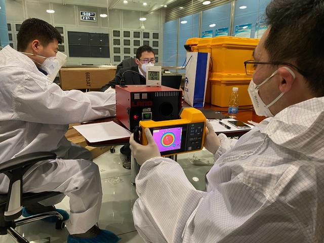 對紅外線熱像儀進行義務計量校準，工程師讓首都機場測溫更精準